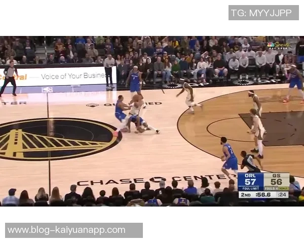 库里赞巴特勒挡拆技巧称其持球冷静能得分也能助攻队友 库里赞巴特勒挡拆技巧称其持球冷静能得分也能助攻队友