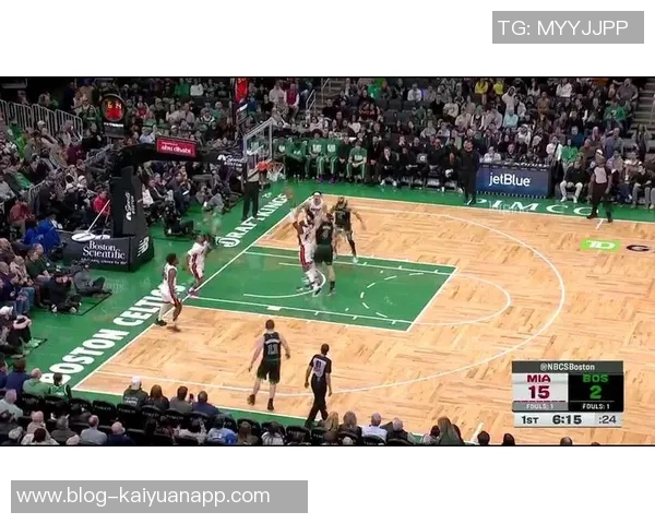 怀特称与武切维奇挡拆配合默契增强球队进攻武器提升整体表现 怀特称与武切维奇挡拆配合默契增强球队进攻武器提升整体表现