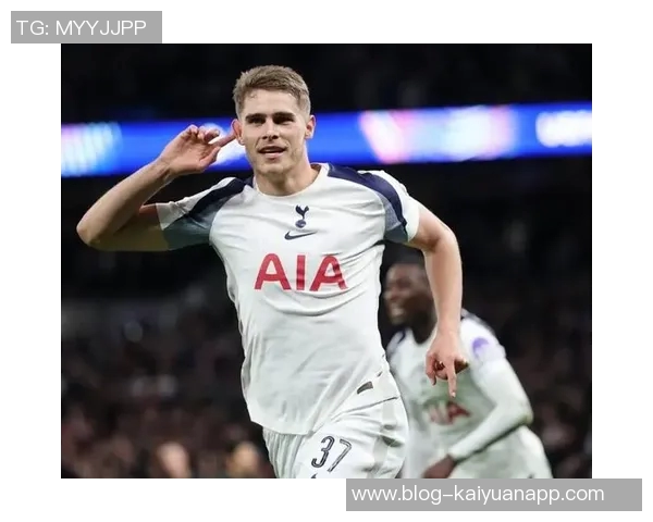 胡梅尔斯盛赞施洛特贝克称其为顶级中卫拜仁本赛季表现无可匹敌 胡梅尔斯盛赞施洛特贝克称其为顶级中卫拜仁本赛季表现无可匹敌