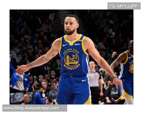 库里热身穿李宁巴特勒3代巴西配色球鞋与球衣完美搭配显清新风格 库里热身穿李宁巴特勒3代巴西配色球鞋与球衣完美搭配显清新风格