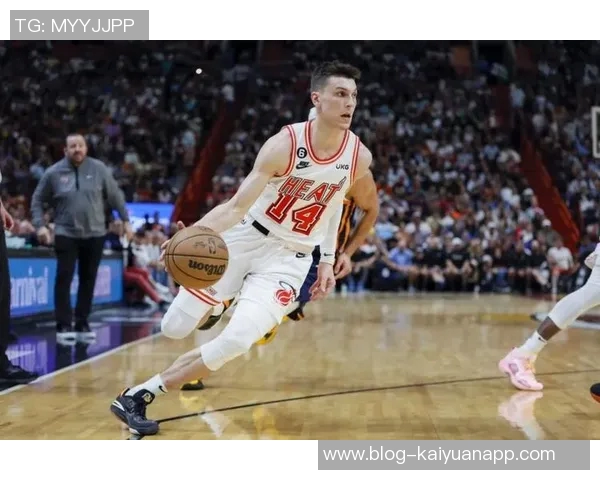 希罗积极恢复训练期待一到两周内重返赛场展现实力